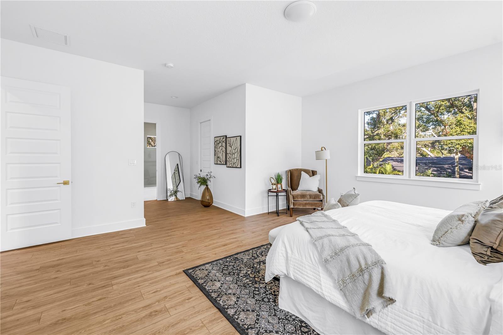 Image 21 of 49 For 1025 42nd Avenue N