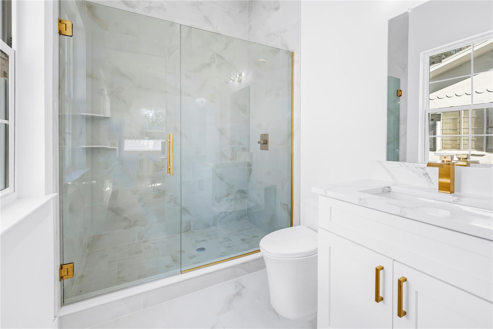 Image 28 of 49 For 1025 42nd Avenue N