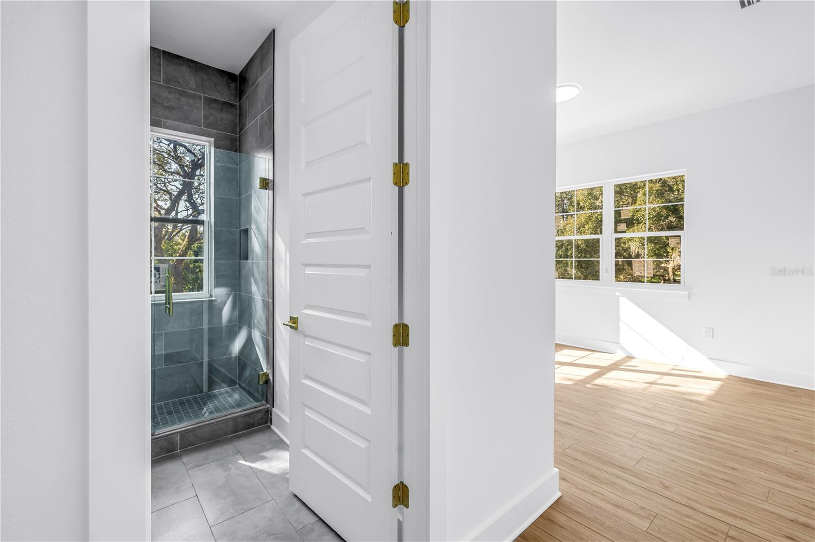 Image 30 of 49 For 1025 42nd Avenue N