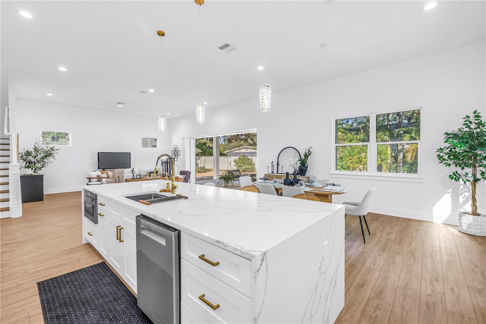 Image 38 of 49 For 1025 42nd Avenue N