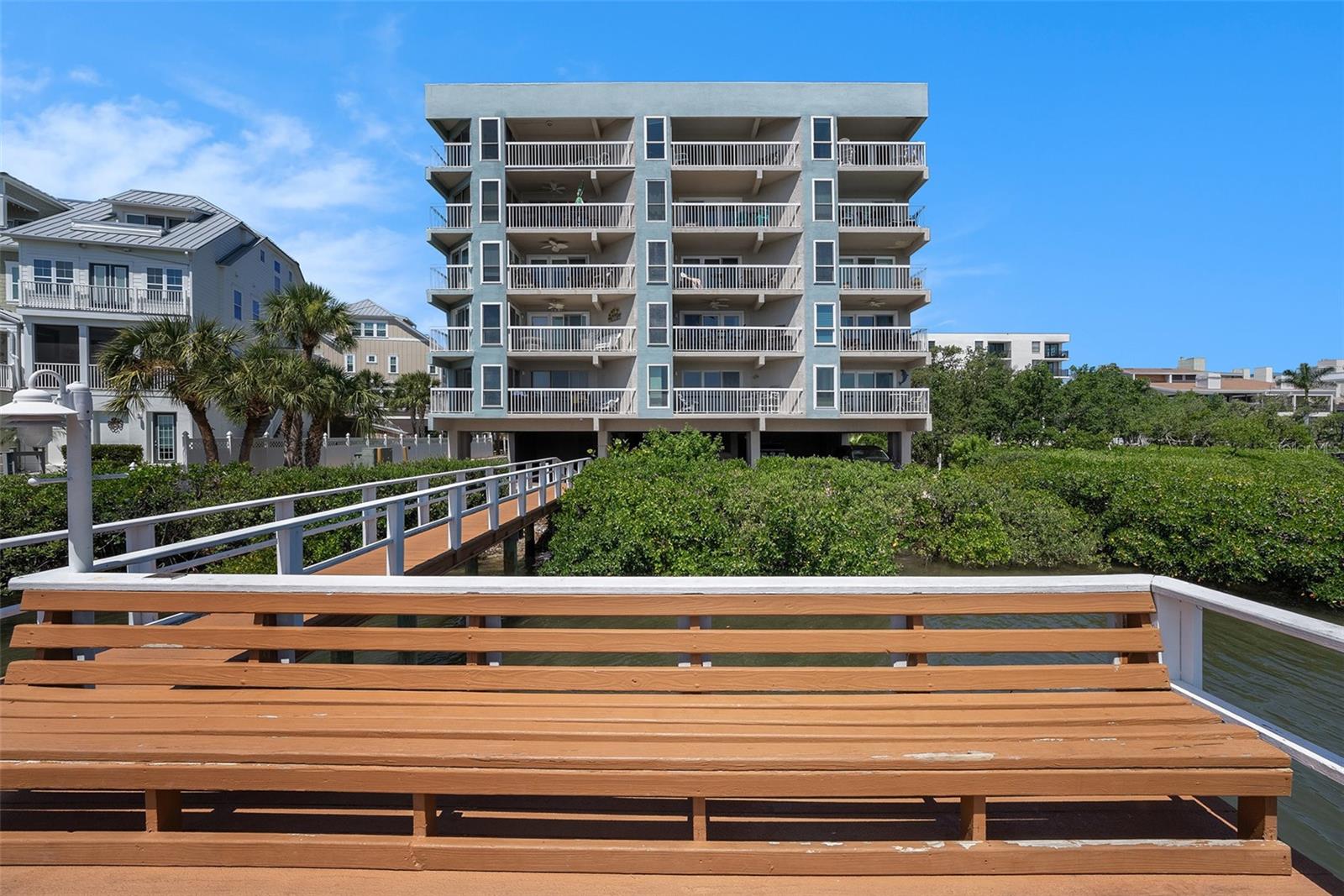 Image 27 of 35 For 19925 Gulf Boulevard 407