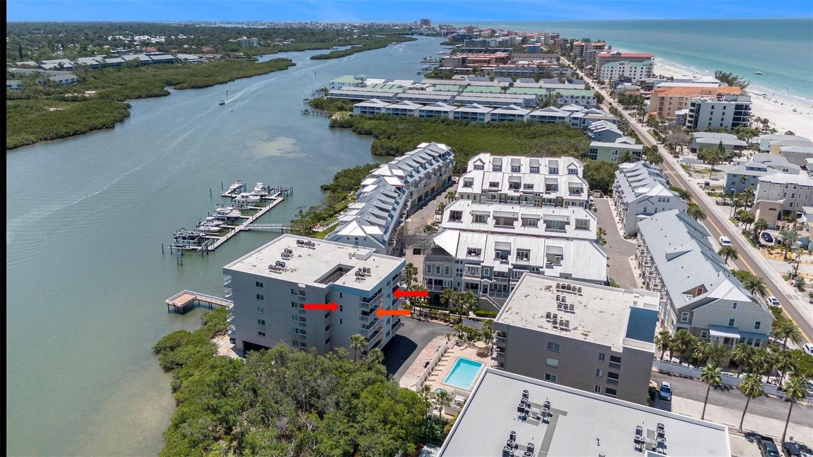 Image 8 of 35 For 19925 Gulf Boulevard 407
