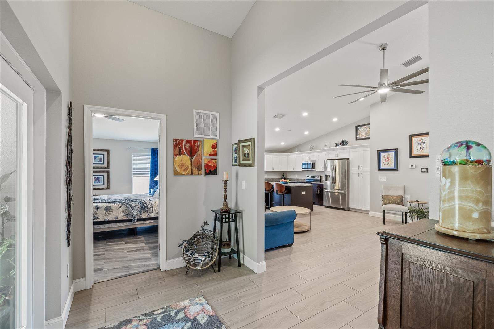 Listing photo id 12 for 6741 51st Way N