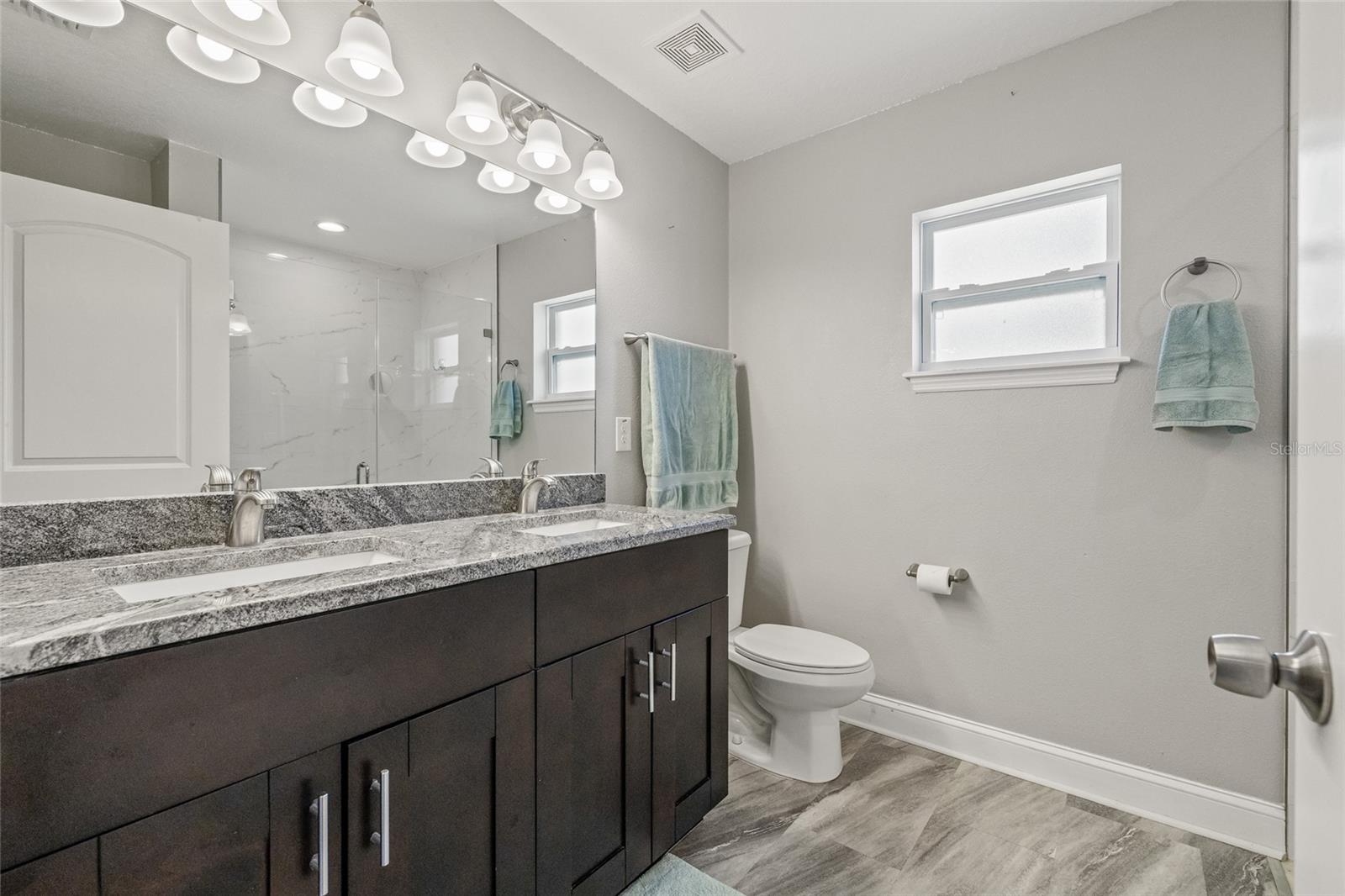 Listing photo id 15 for 6741 51st Way N