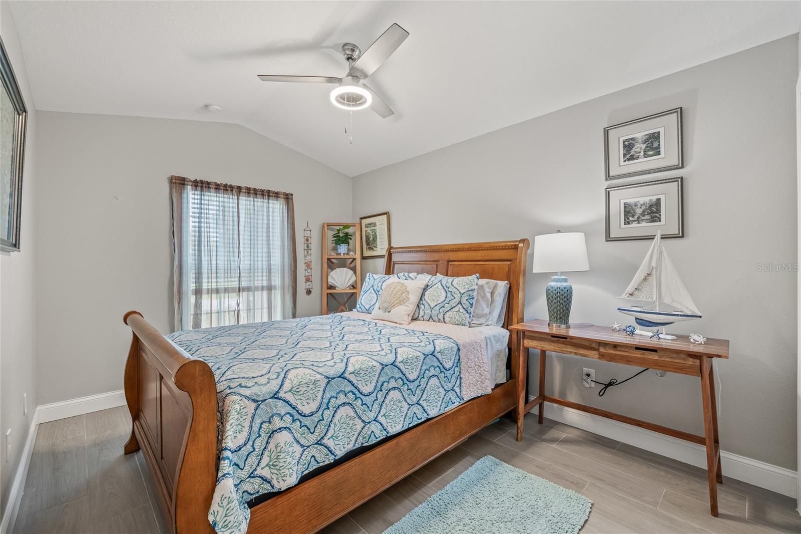 Listing photo id 17 for 6741 51st Way N