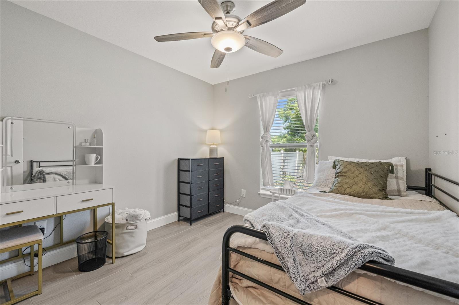 Listing photo id 18 for 6741 51st Way N
