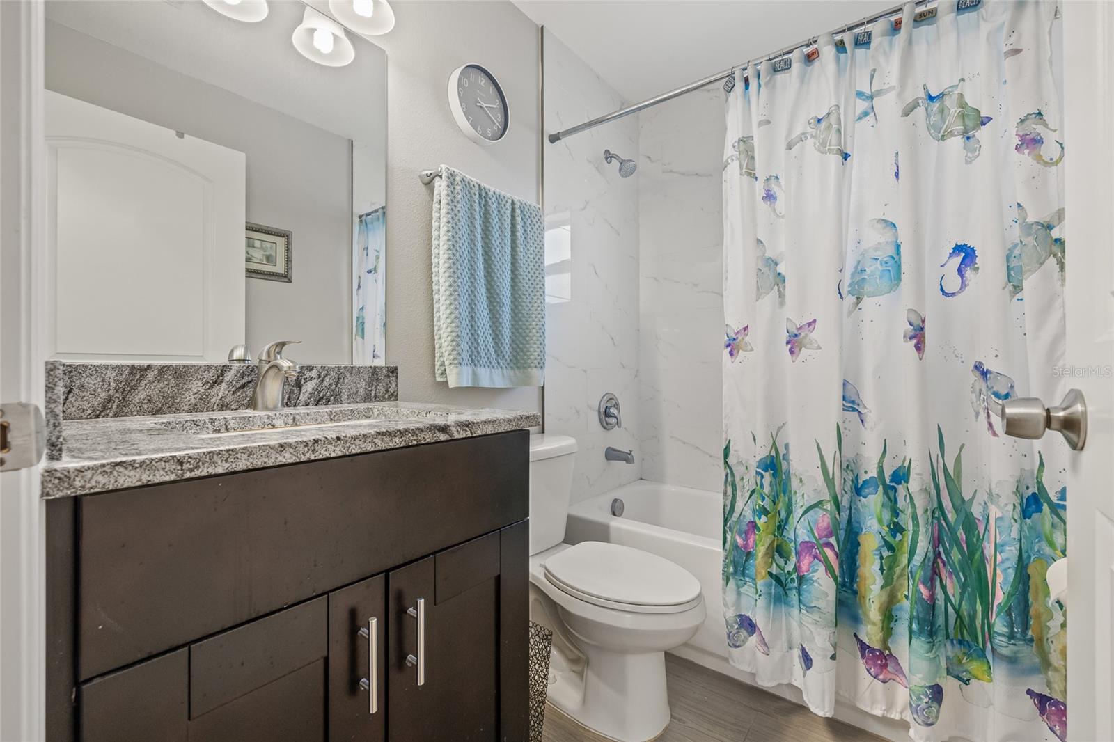 Listing photo id 19 for 6741 51st Way N
