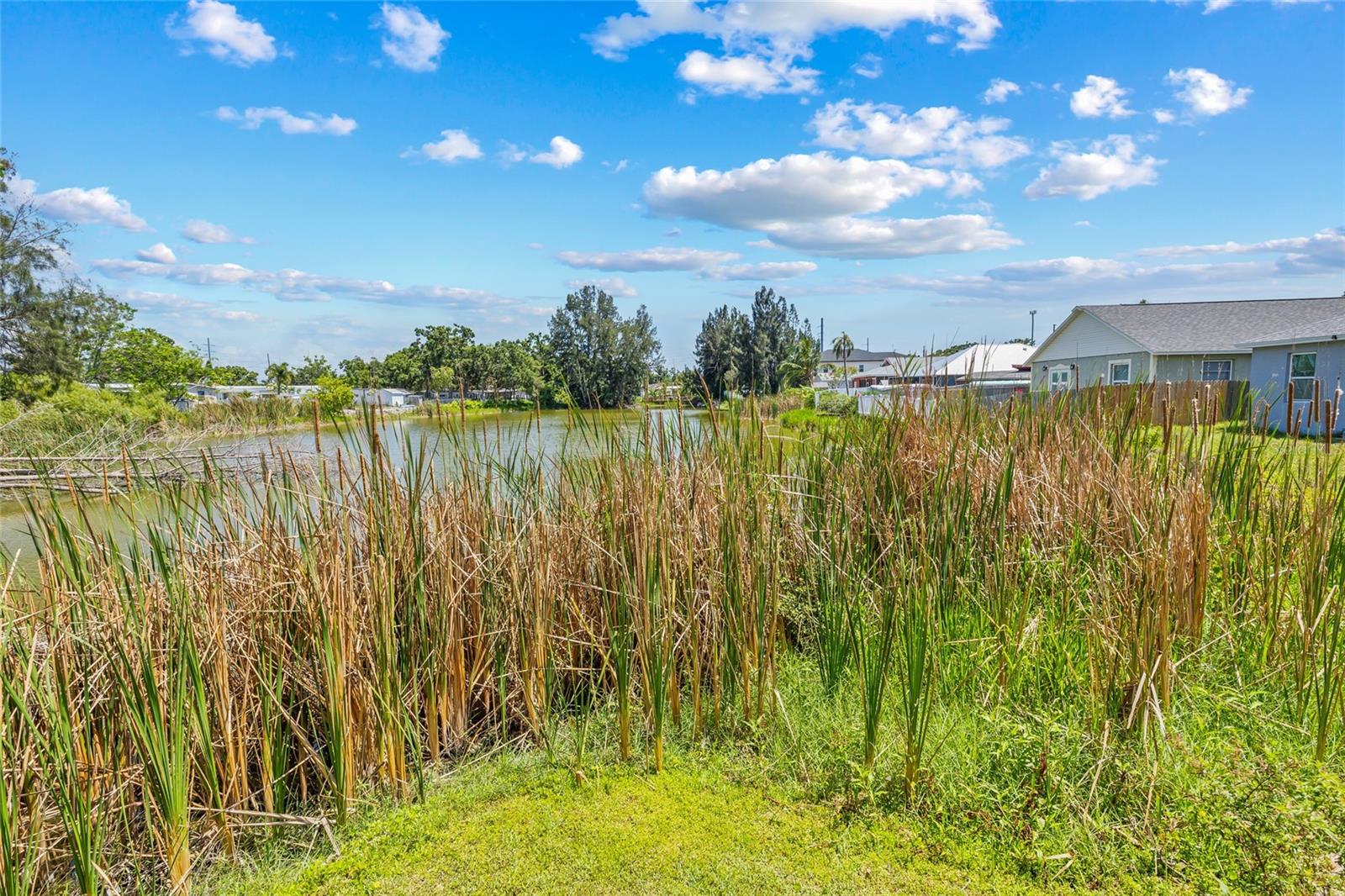 Listing photo id 27 for 6741 51st Way N