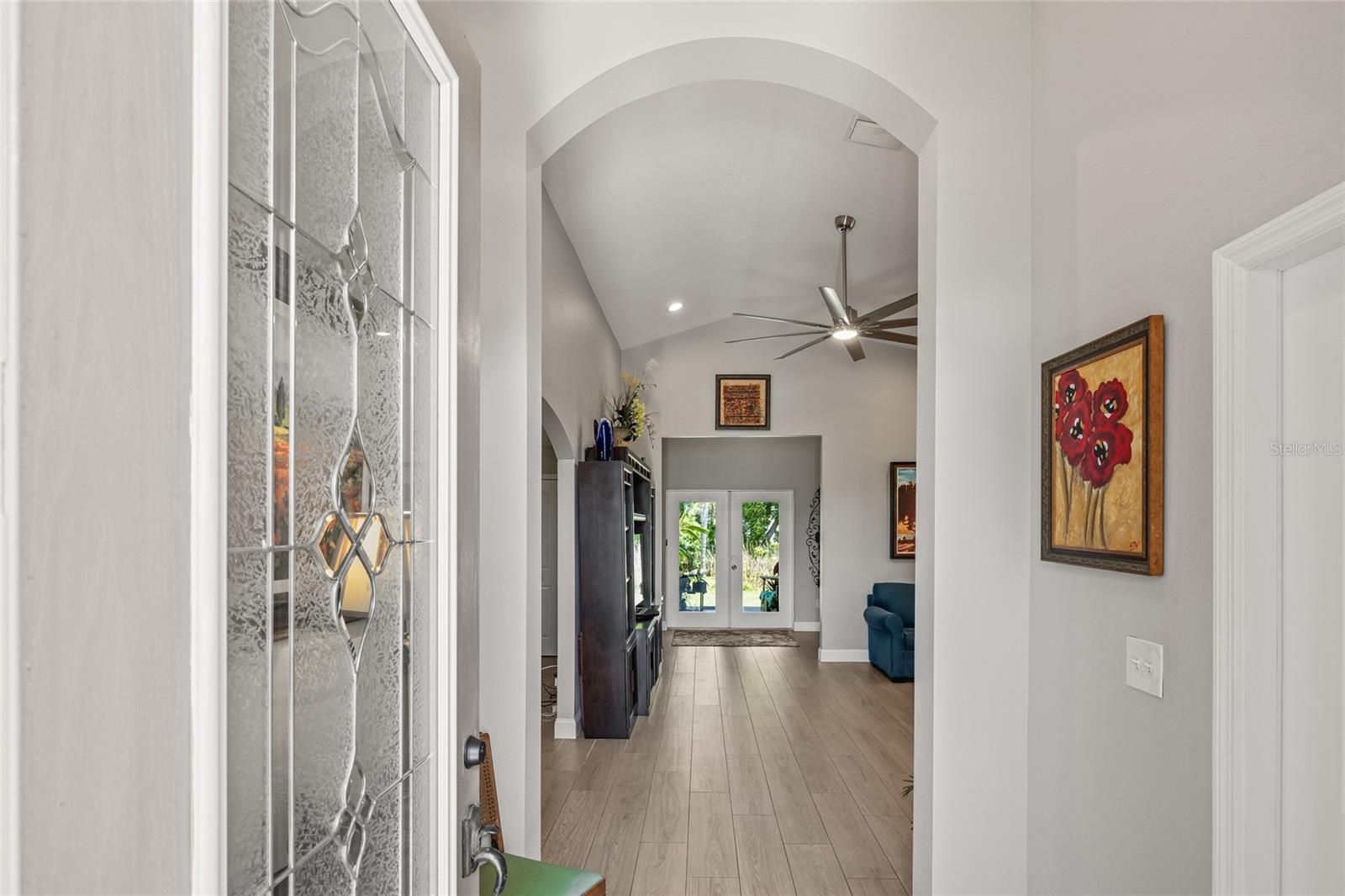 Listing photo id 2 for 6741 51st Way N