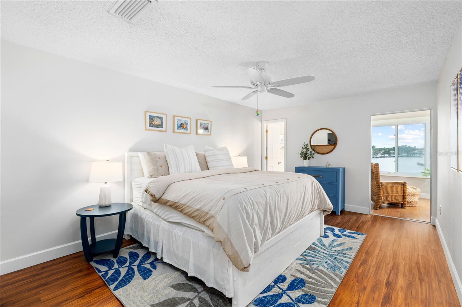 Image 13 of 39 For 6075 Shore Boulevard S 215
