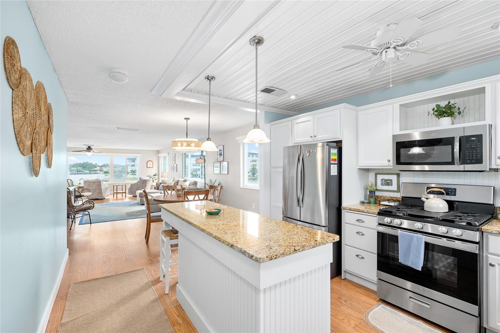 Image 7 of 39 For 6075 Shore Boulevard S 215