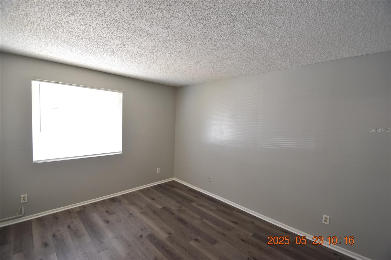 Image 18 of 33 For 228 Thorn Tree Place 228