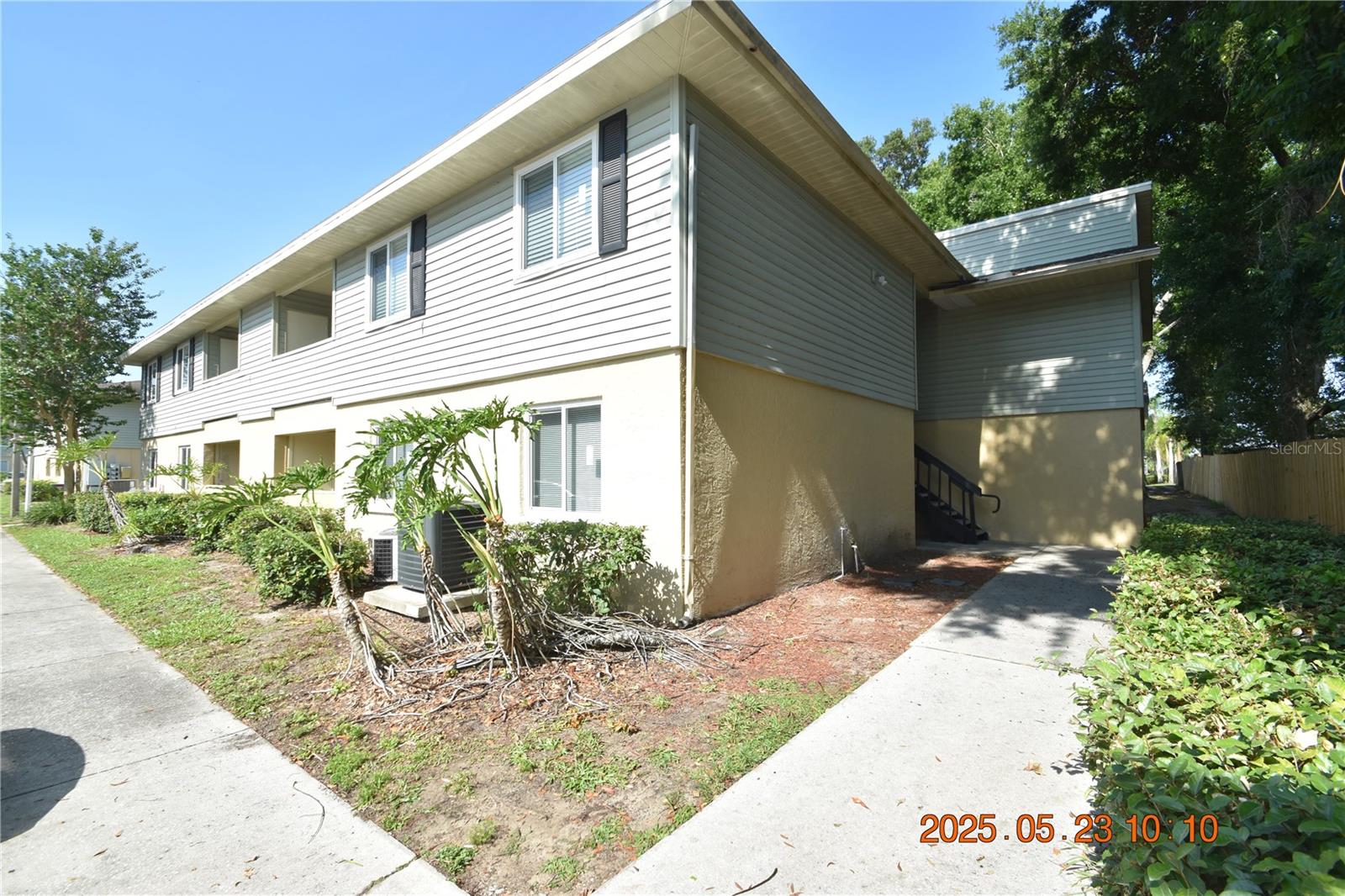 Image 2 of 33 For 228 Thorn Tree Place 228