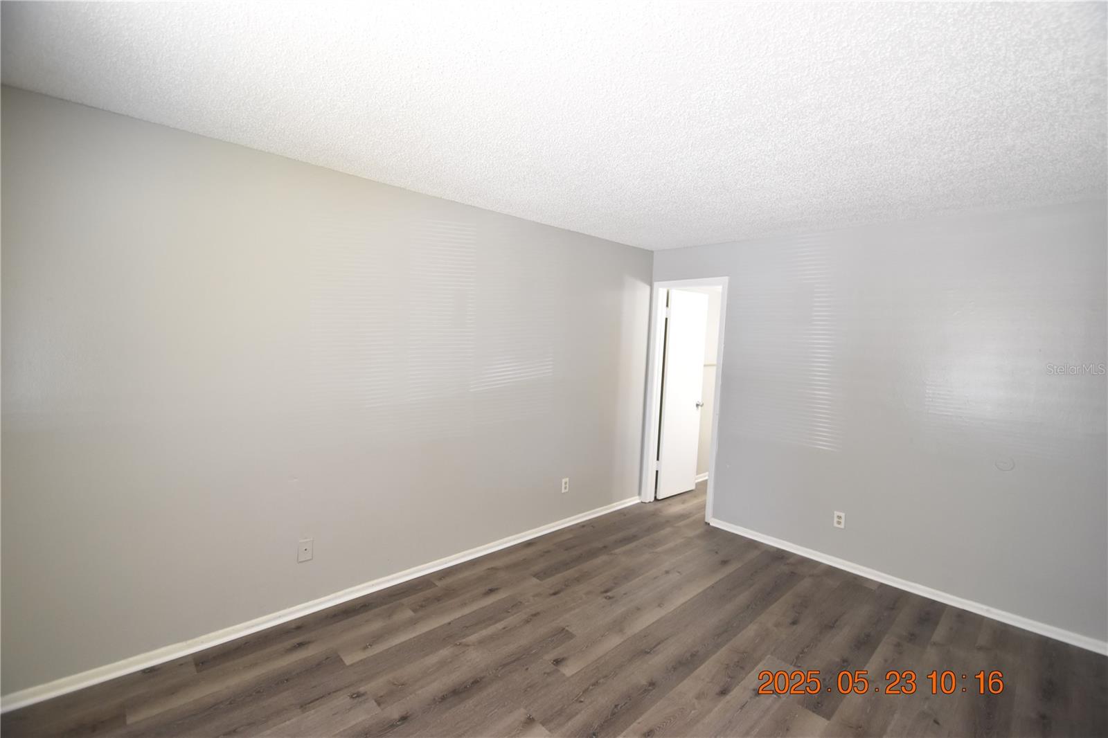 Image 21 of 33 For 228 Thorn Tree Place 228