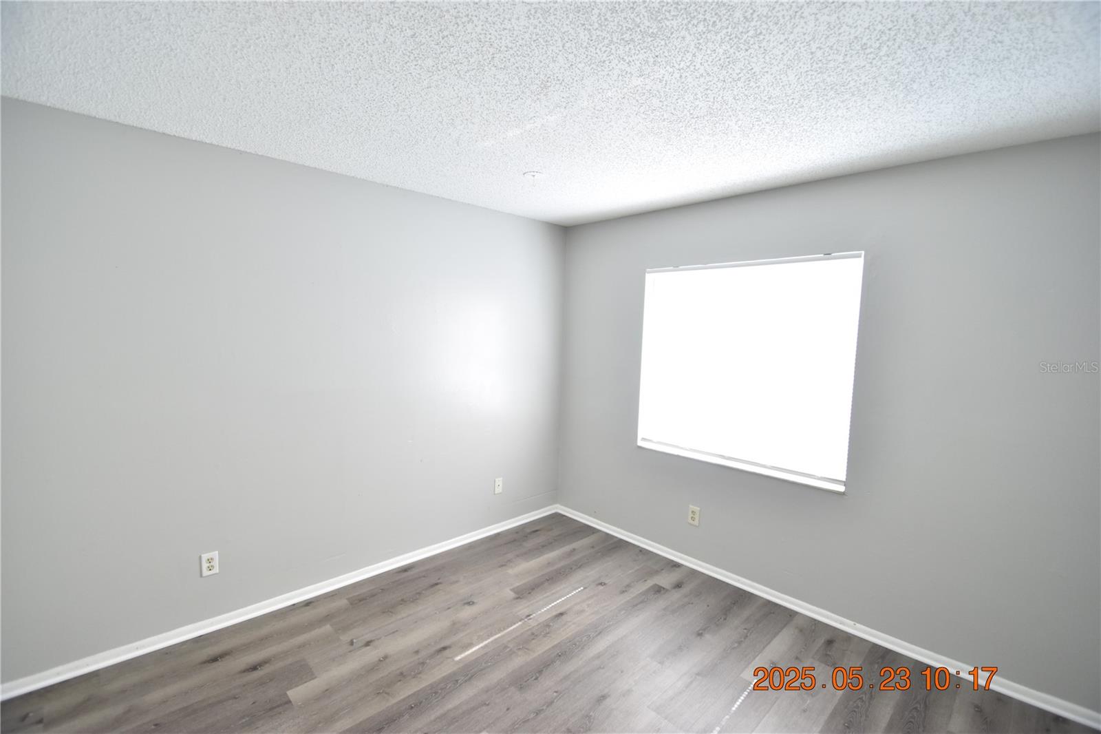 Image 23 of 33 For 228 Thorn Tree Place 228