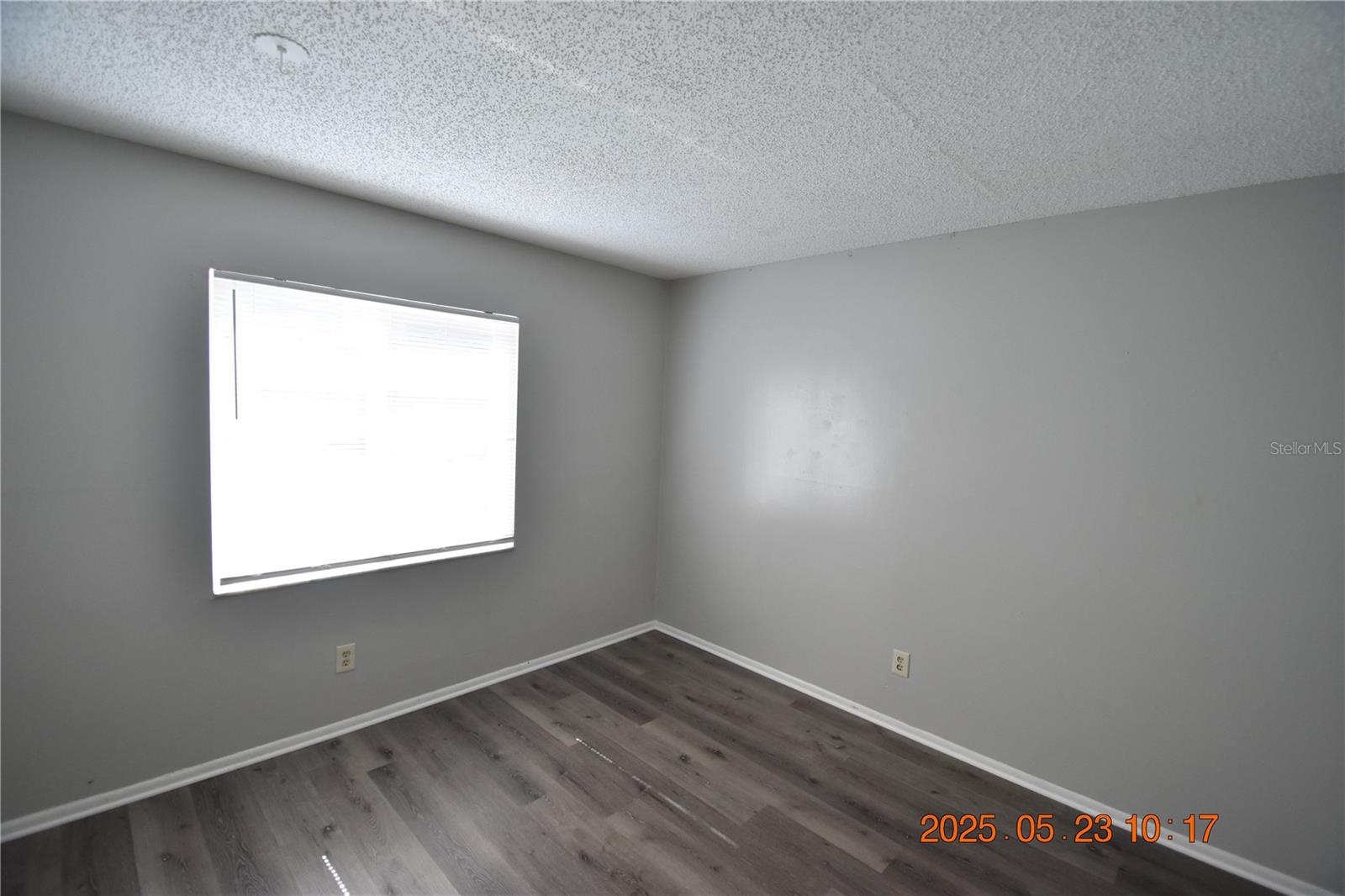 Image 24 of 33 For 228 Thorn Tree Place 228