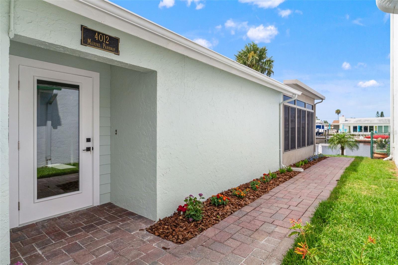 Image 5 of 40 For 4012 Marine Parkway