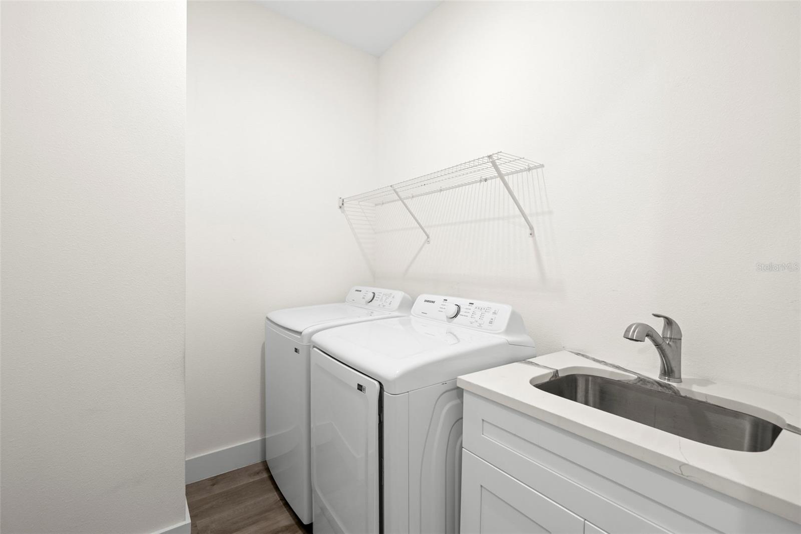 Image 23 of 29 For 121 Warren Avenue 4