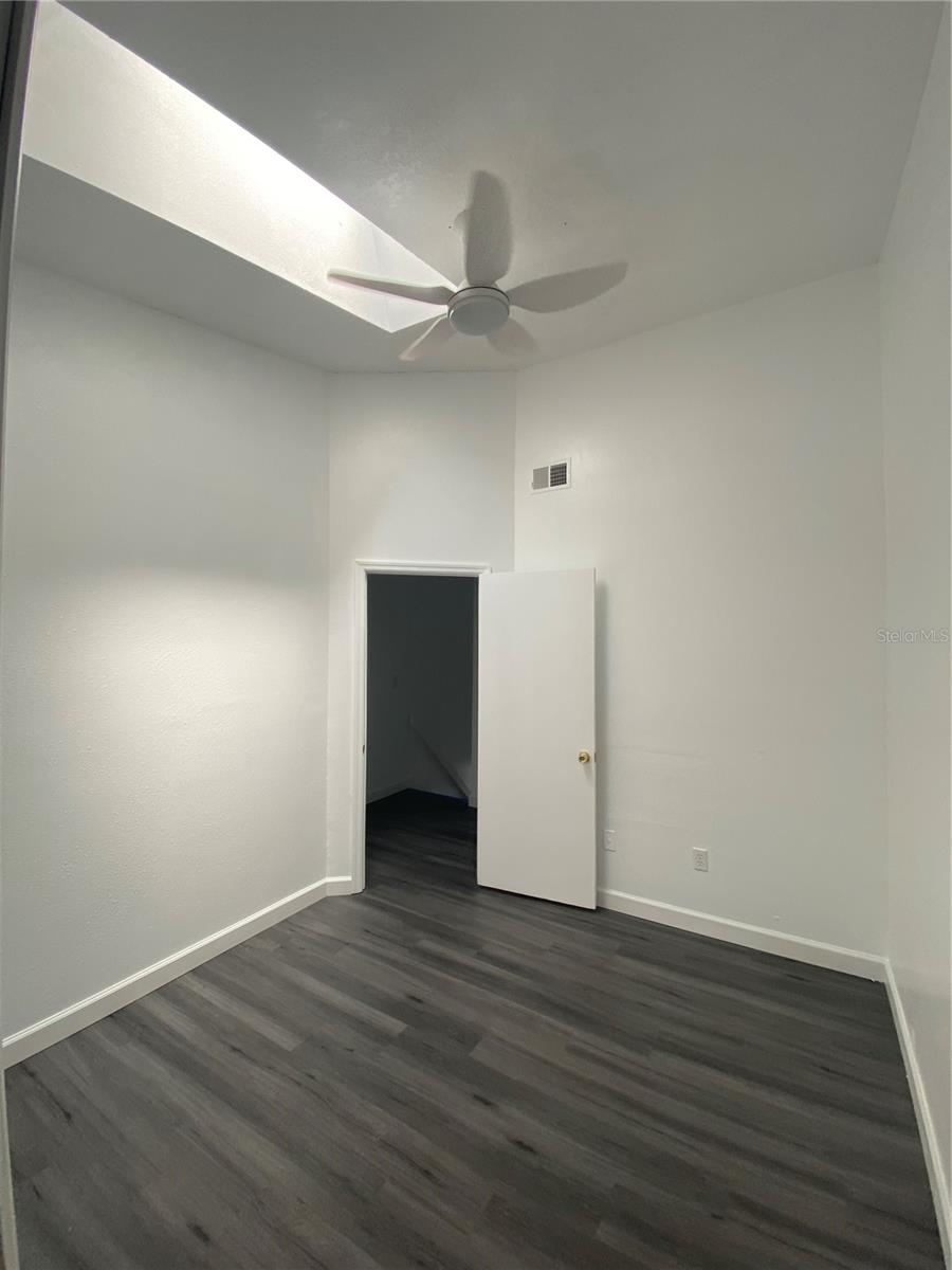 Image 18 of 25 For 8708 Cobbler Place