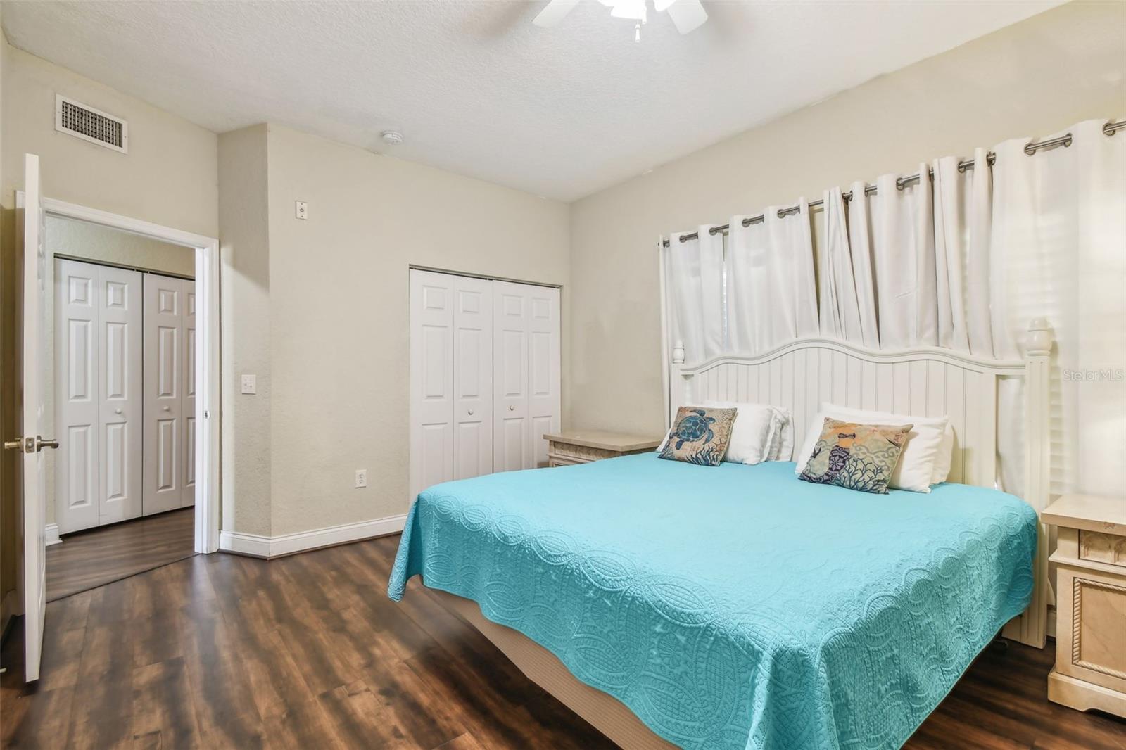 Image 15 of 47 For 10315 Gulf Boulevard 302
