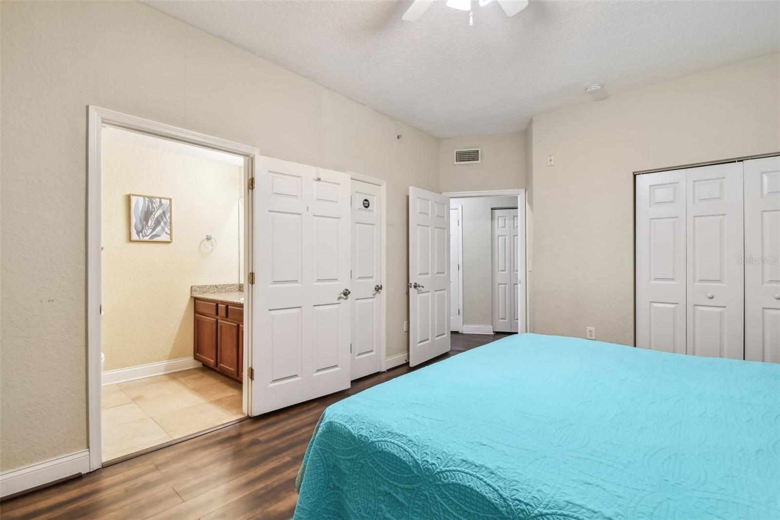 Image 16 of 47 For 10315 Gulf Boulevard 302