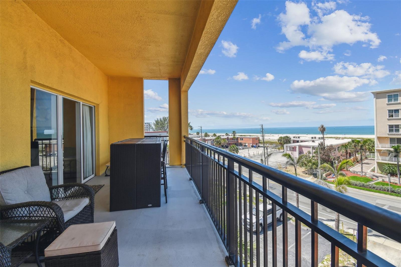Image 34 of 47 For 10315 Gulf Boulevard 302