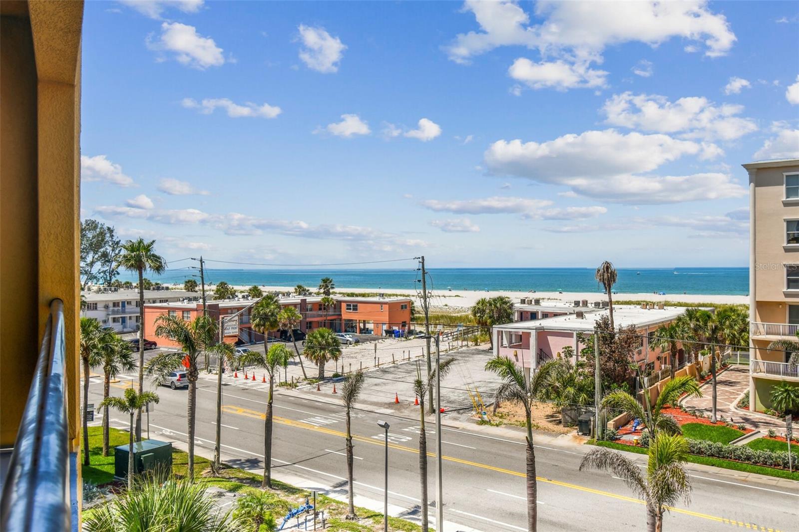 Image 36 of 47 For 10315 Gulf Boulevard 302