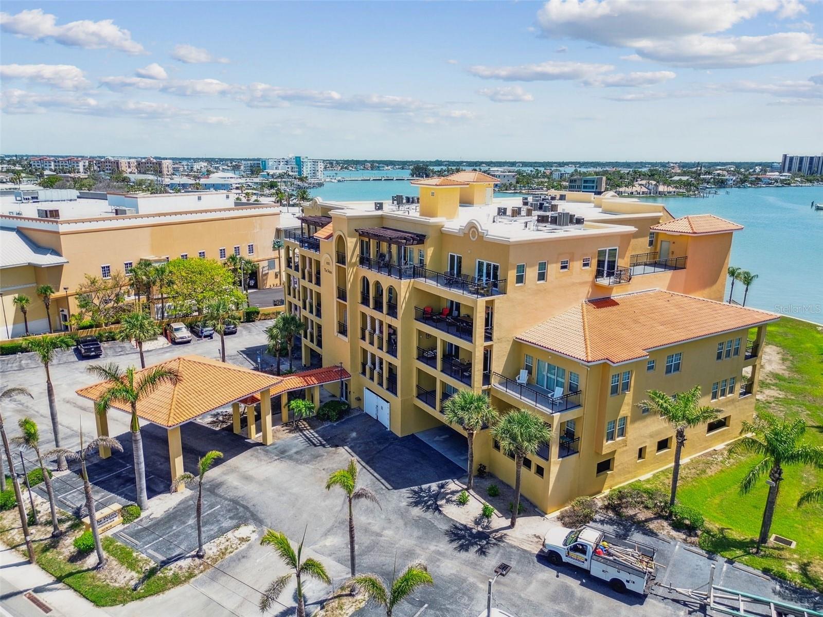 Image 38 of 47 For 10315 Gulf Boulevard 302