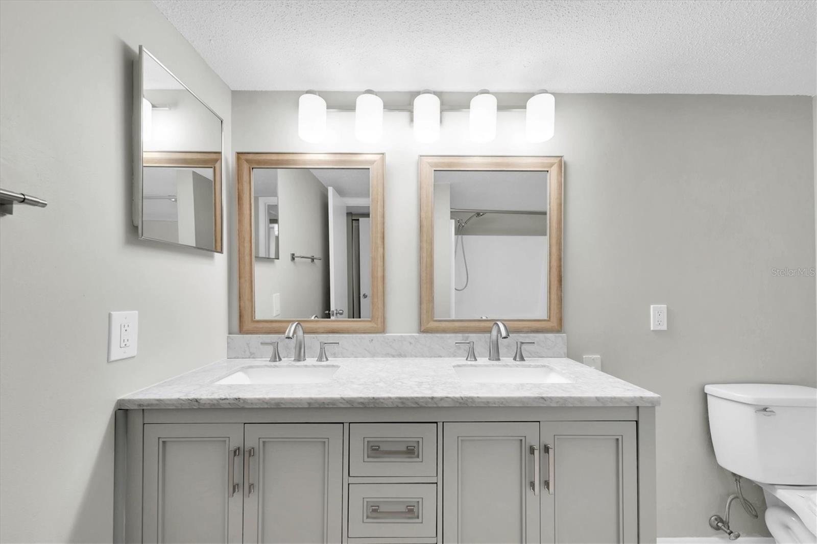 Image 16 of 27 For 6400 46th Avenue N 203