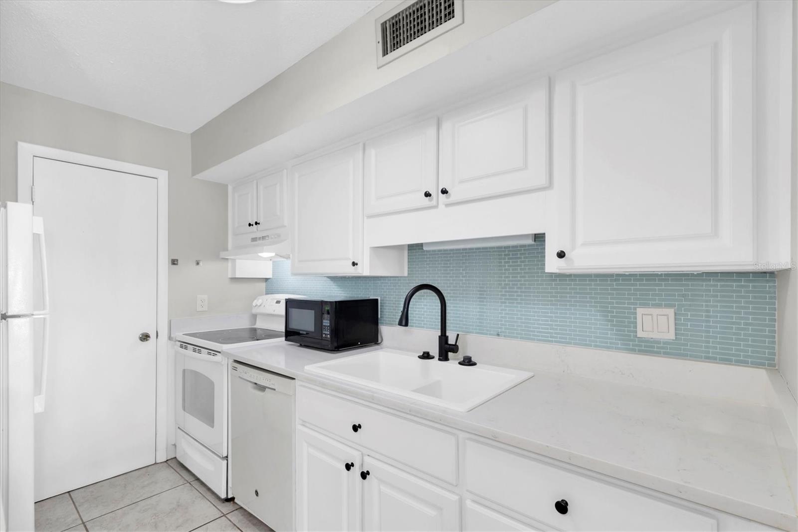 Image 8 of 27 For 6400 46th Avenue N 203