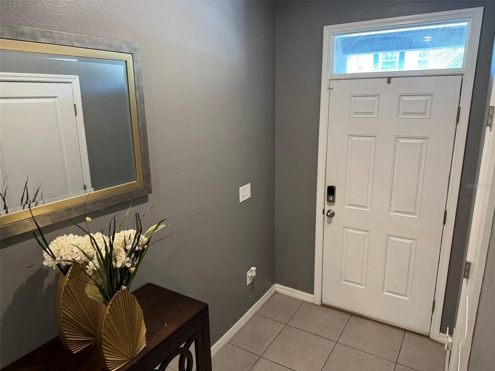 Listing photo id 13 for 821 Lucent Sands Court