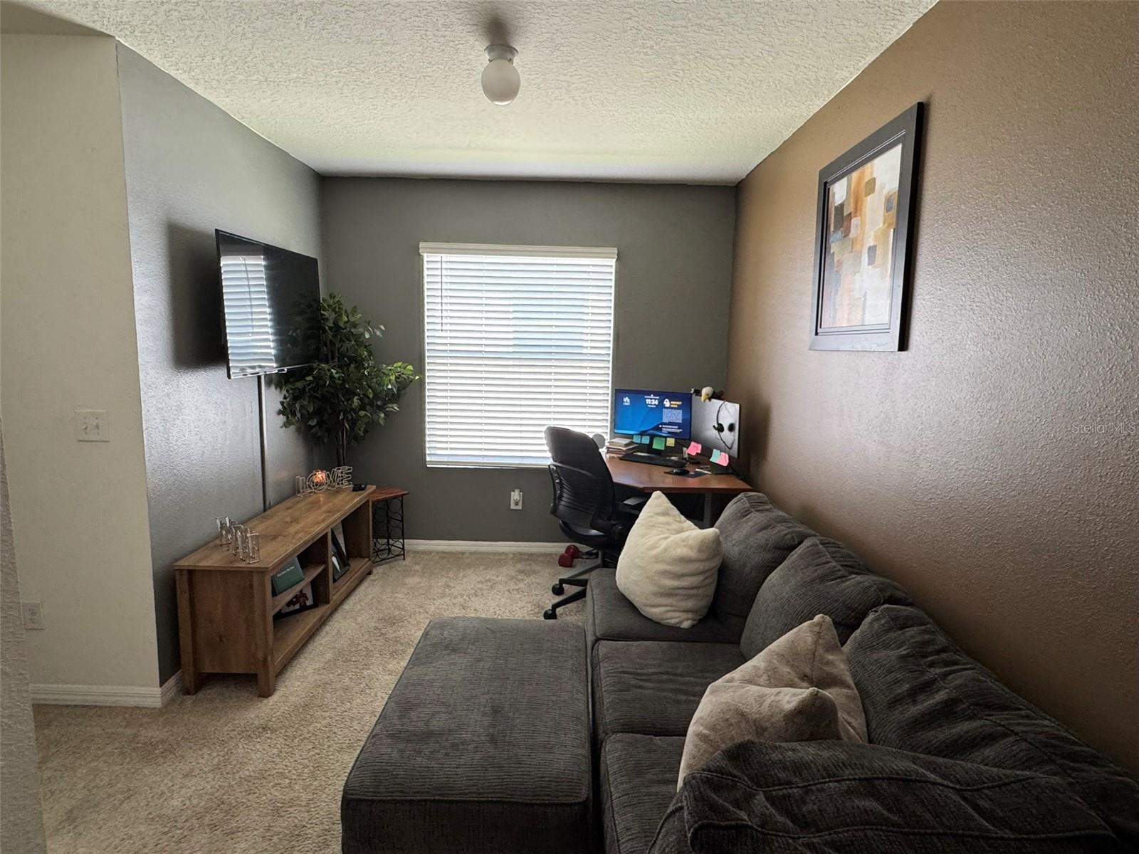 Listing photo id 20 for 821 Lucent Sands Court
