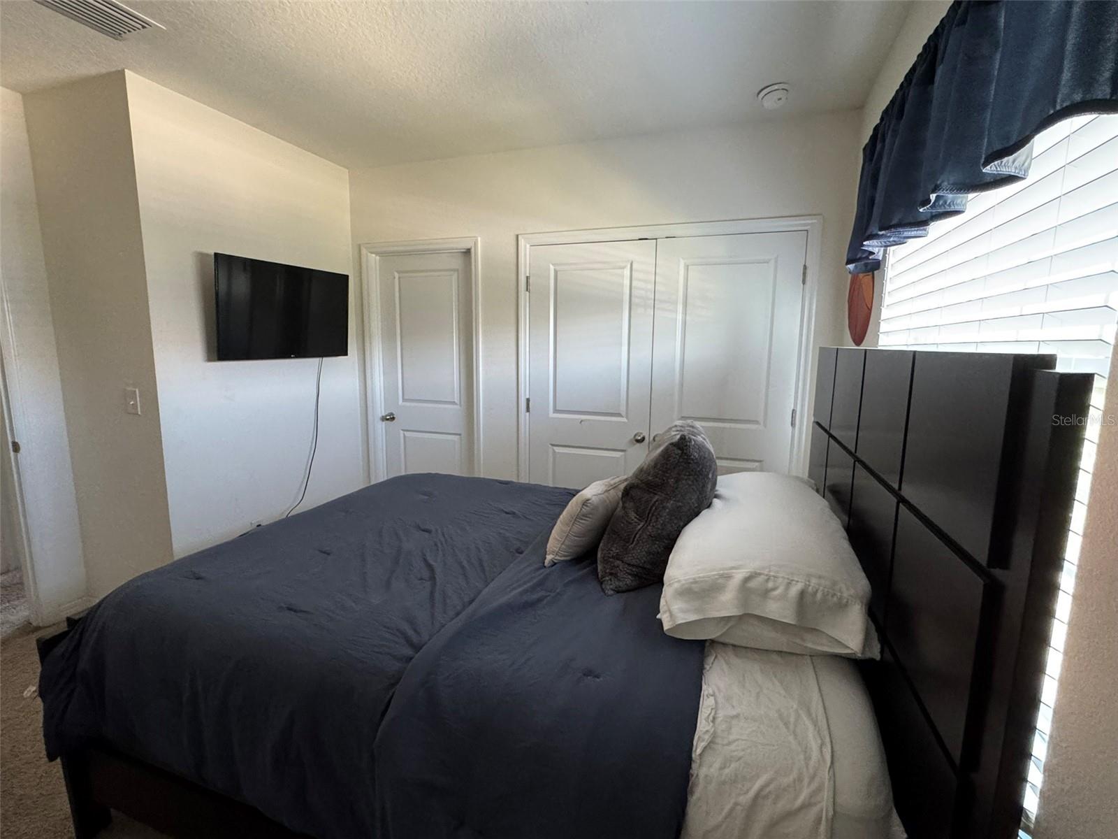 Listing photo id 23 for 821 Lucent Sands Court