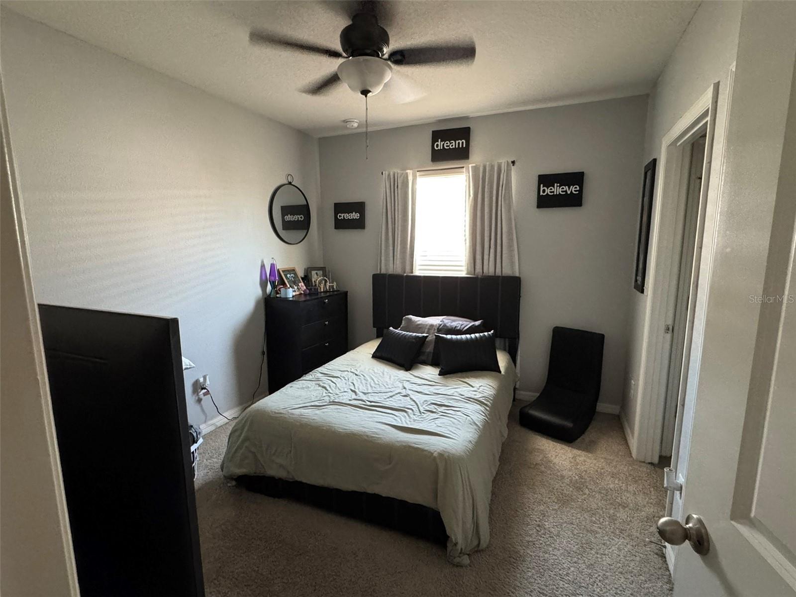 Listing photo id 24 for 821 Lucent Sands Court