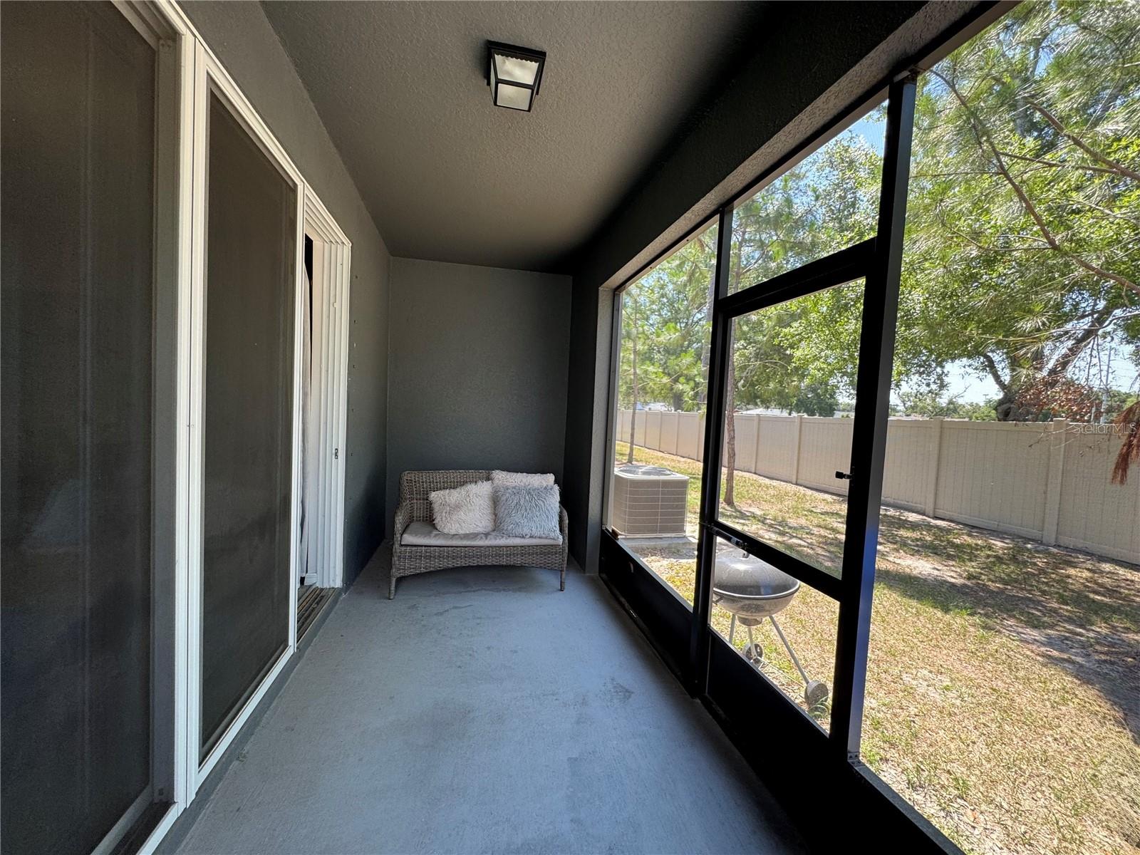 Listing photo id 26 for 821 Lucent Sands Court