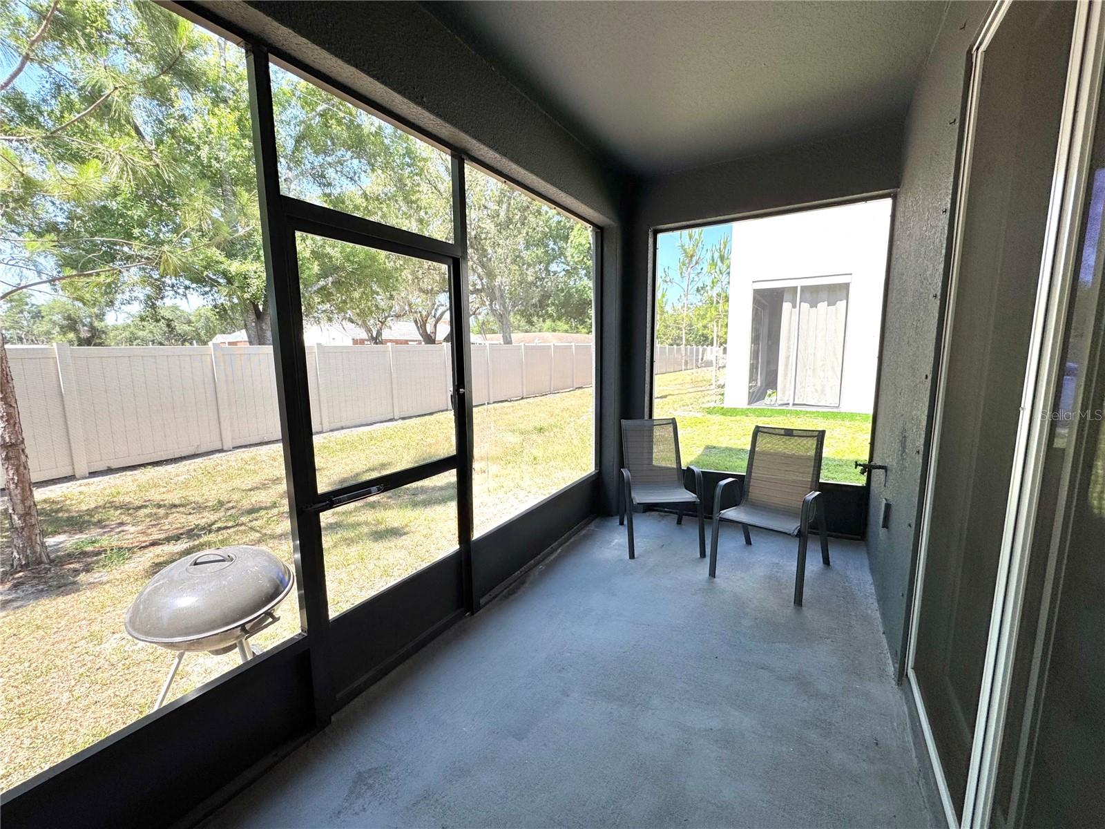 Listing photo id 27 for 821 Lucent Sands Court