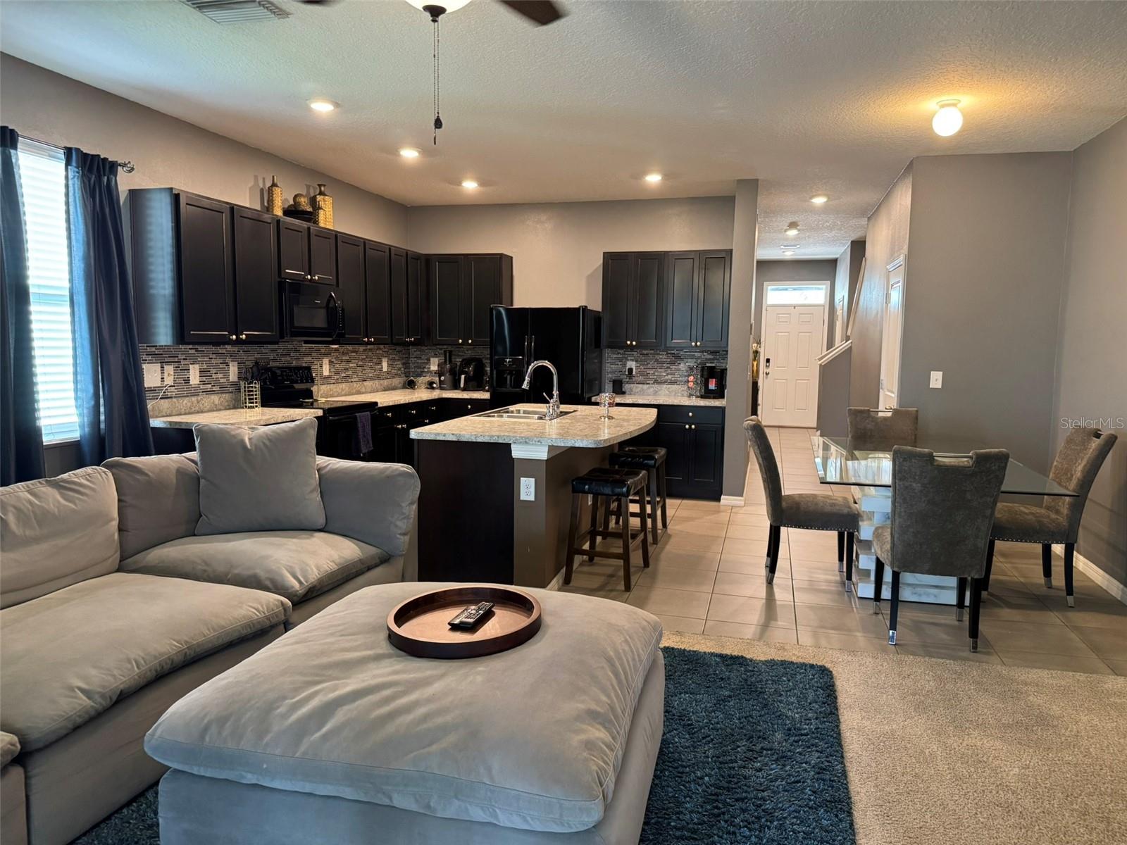 Listing photo id 2 for 821 Lucent Sands Court
