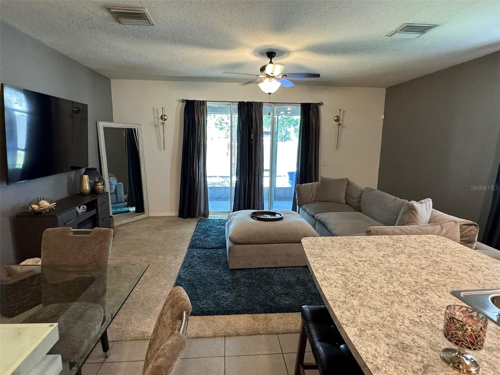 Listing photo id 6 for 821 Lucent Sands Court