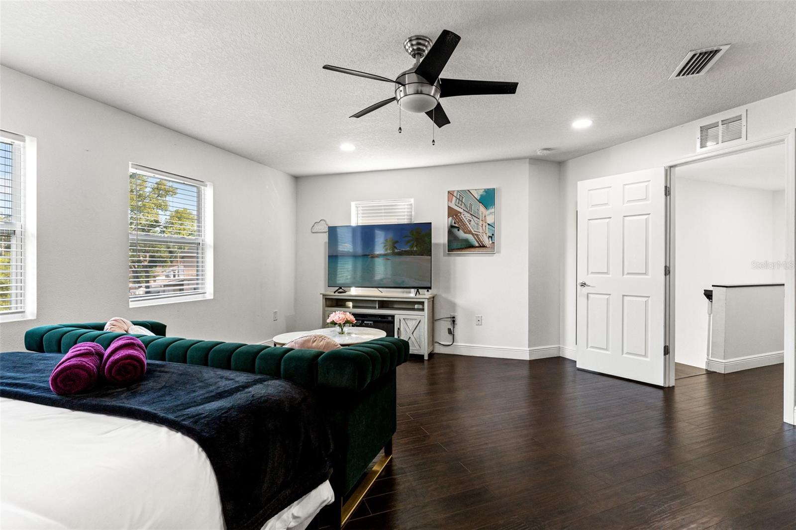 Image 17 of 29 For 7911 Packwood Avenue