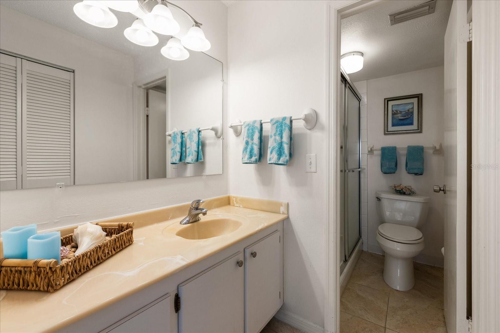 Image 15 of 35 For 11485 Oakhurst Road 200-101