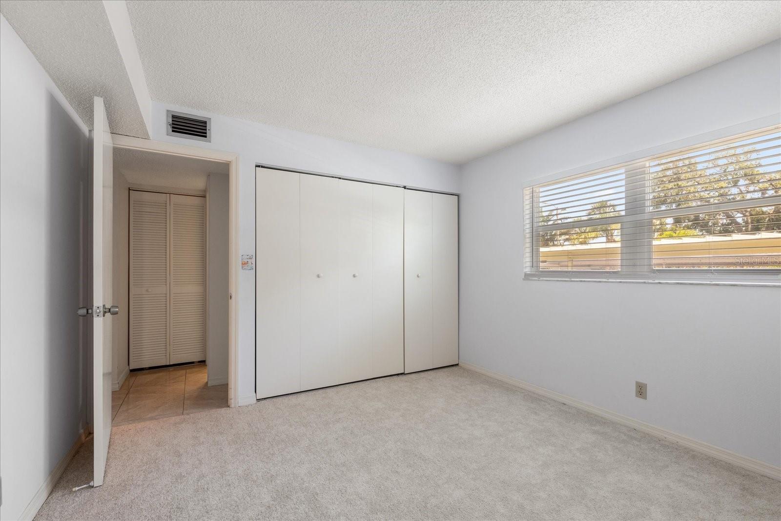Image 18 of 35 For 11485 Oakhurst Road 200-101