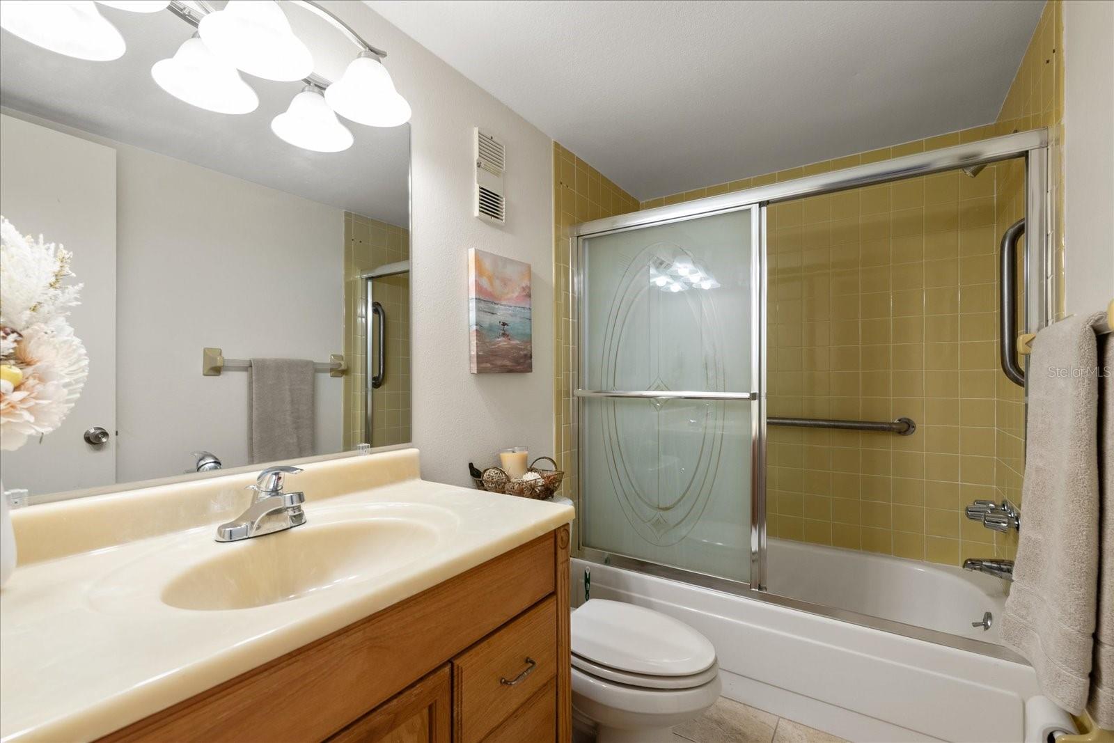 Image 19 of 35 For 11485 Oakhurst Road 200-101