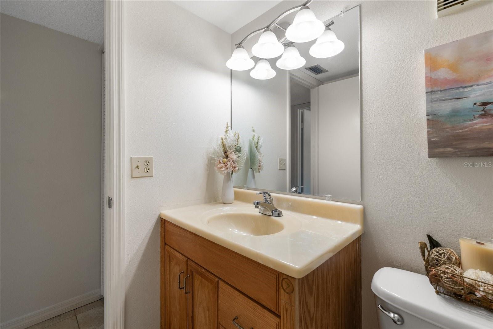 Image 20 of 35 For 11485 Oakhurst Road 200-101