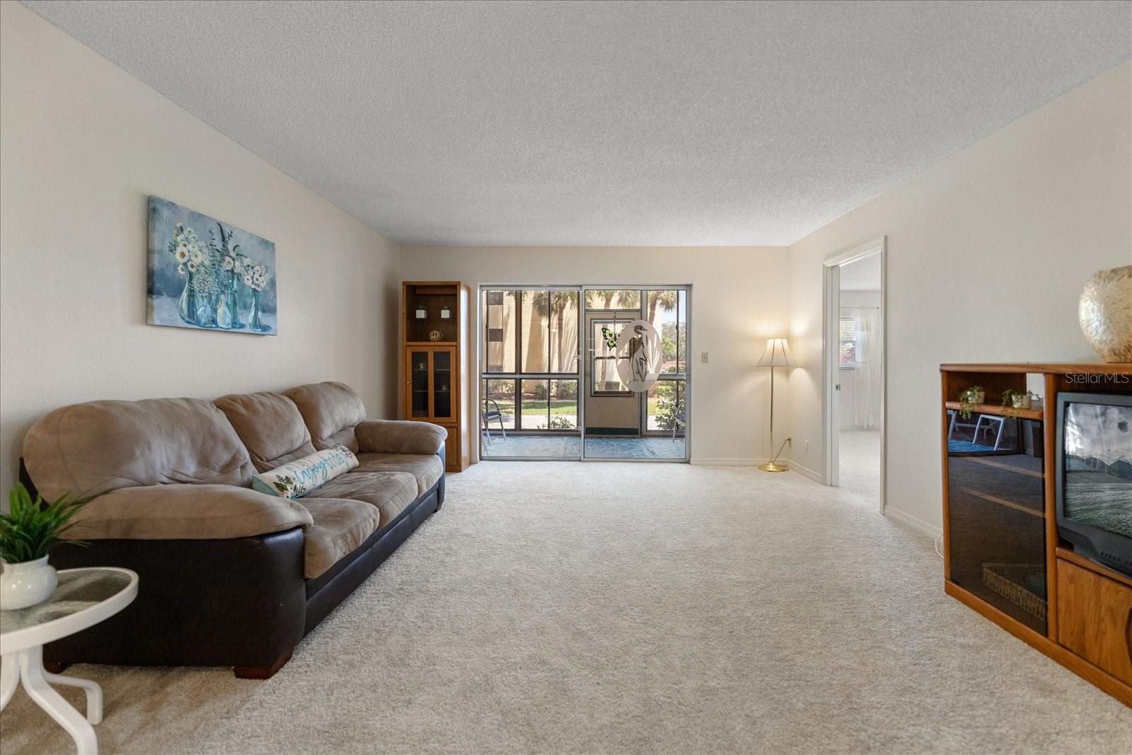 Image 5 of 35 For 11485 Oakhurst Road 200-101
