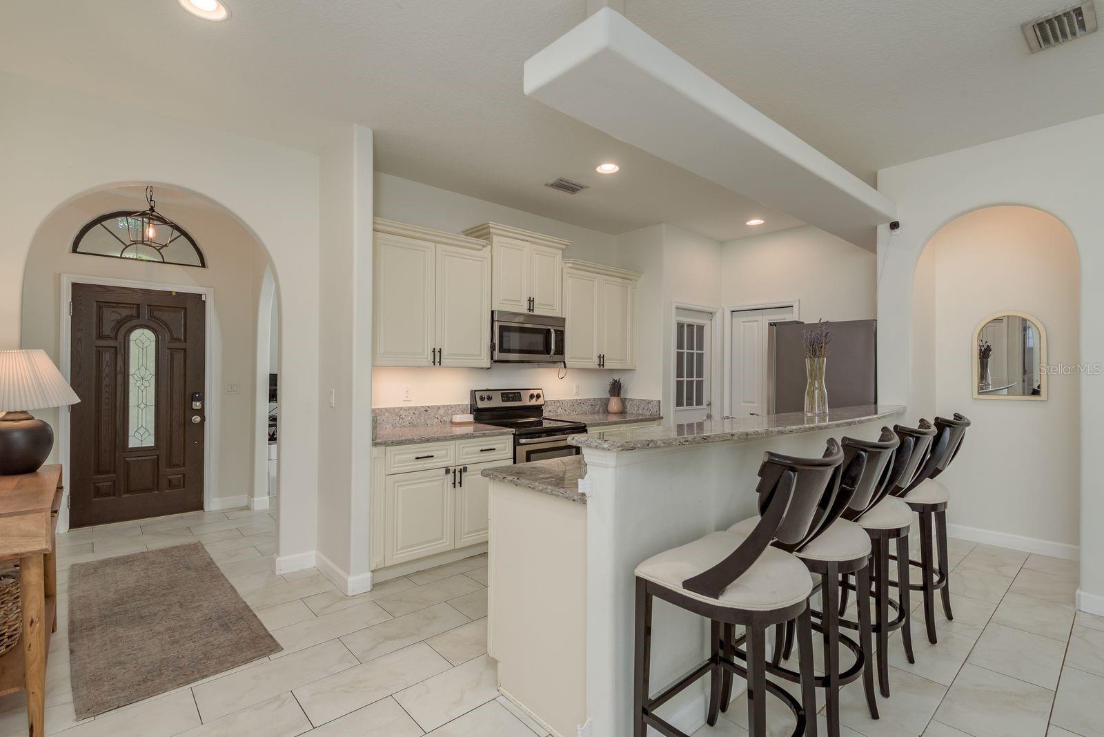Listing photo id 11 for 8523 Newport Avenue