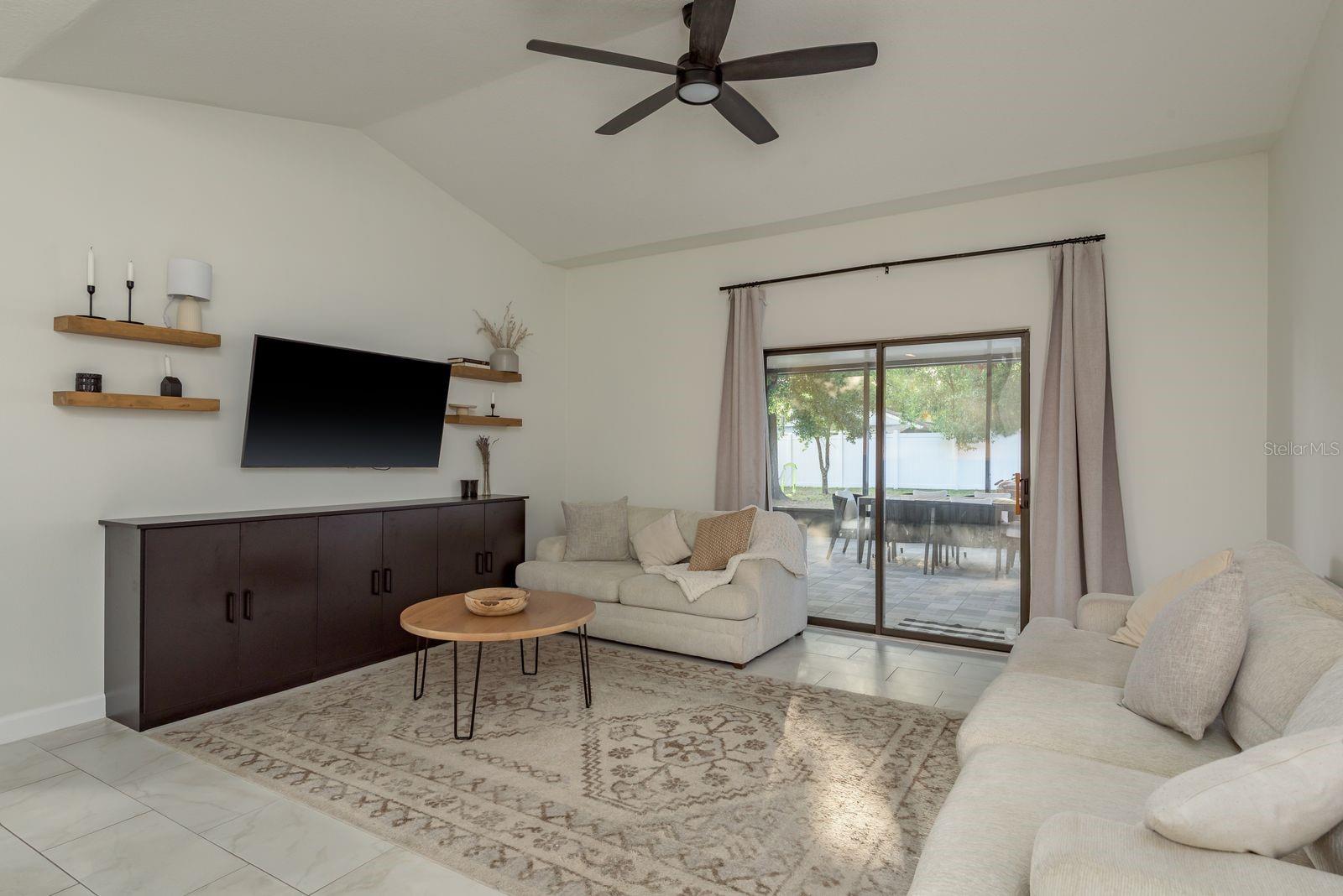 Listing photo id 12 for 8523 Newport Avenue