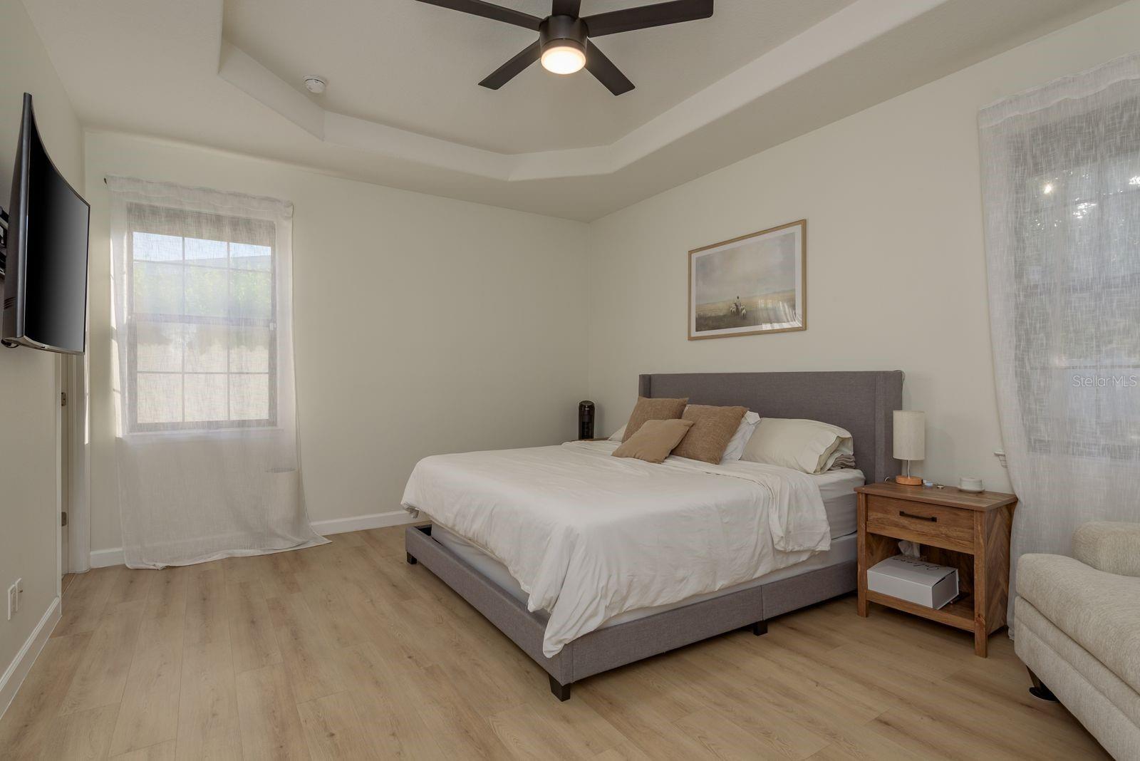 Listing photo id 15 for 8523 Newport Avenue