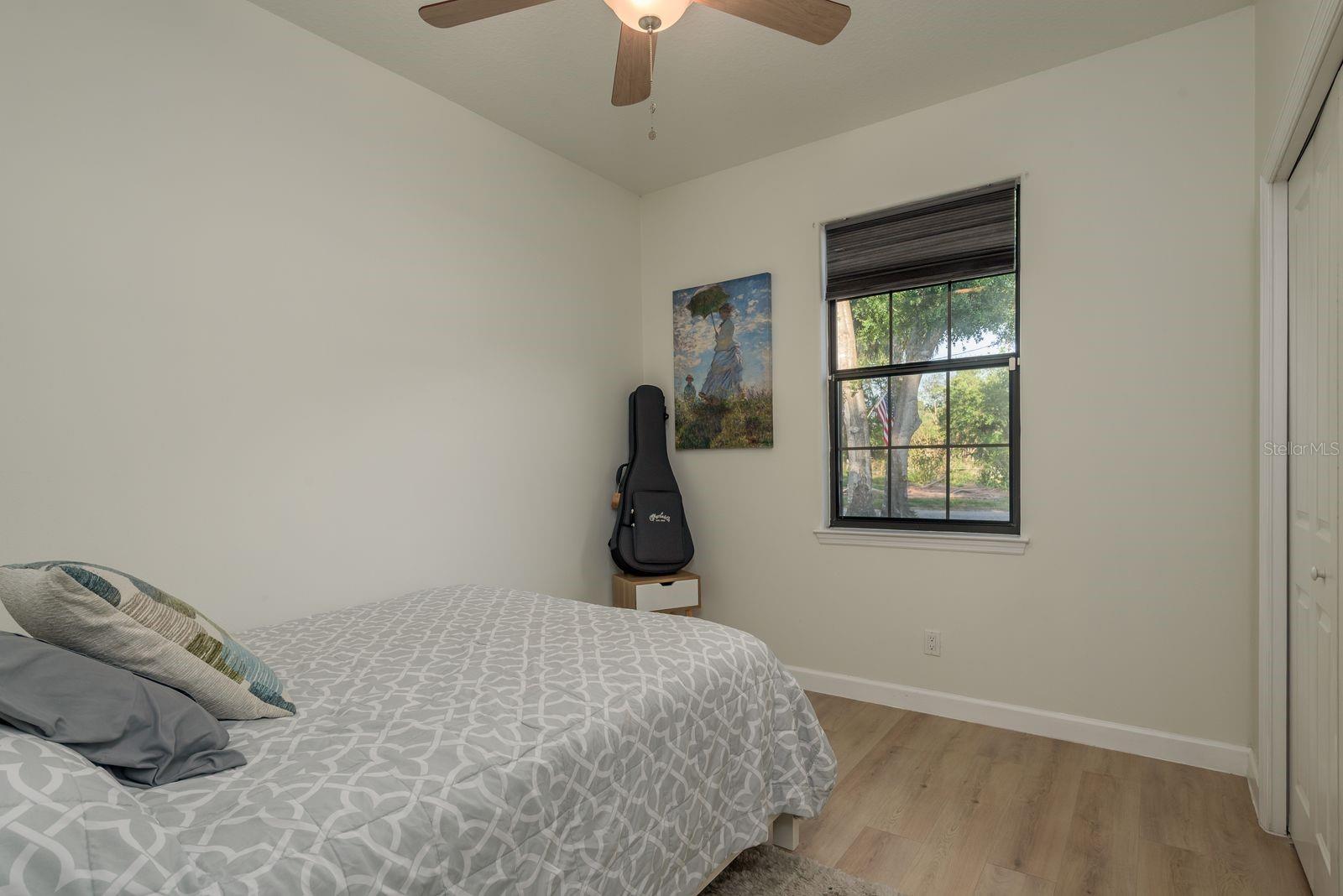 Listing photo id 22 for 8523 Newport Avenue