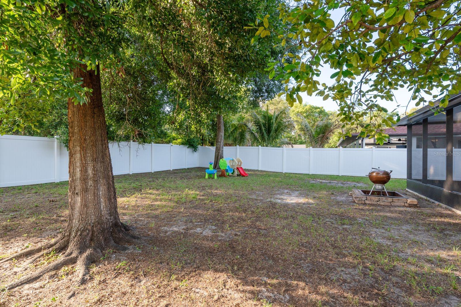 Listing photo id 32 for 8523 Newport Avenue