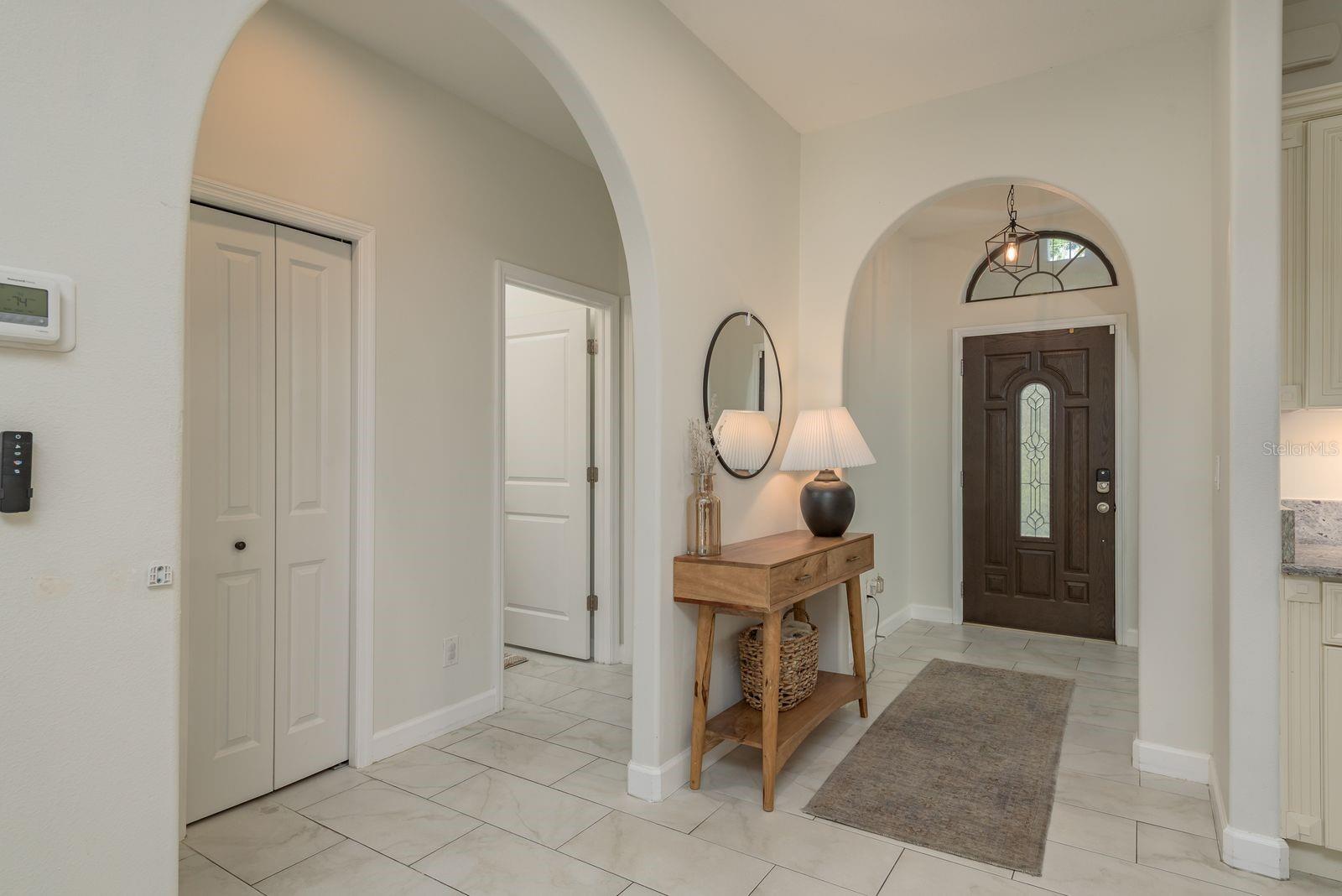 Listing photo id 5 for 8523 Newport Avenue